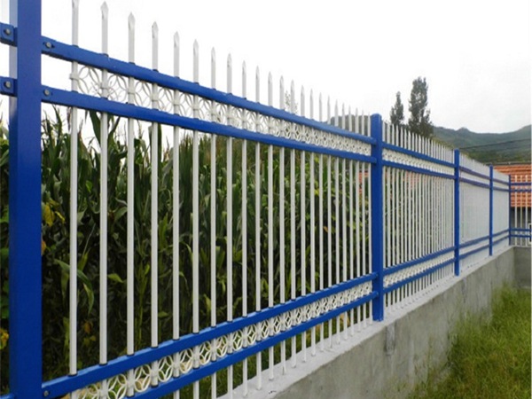 四橫欄鋅鋼護(hù)欄  